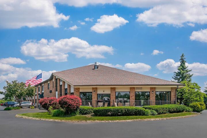 Quality Inn Grand Rapids South-Byron Center
