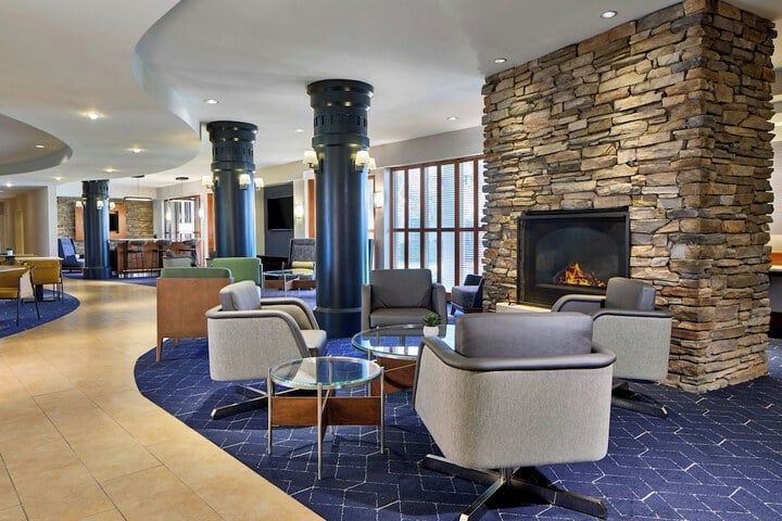 Courtyard by Marriott Rochester Brighton