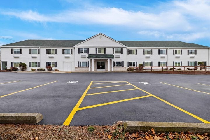Super 8 by Wyndham Webster/Rochester