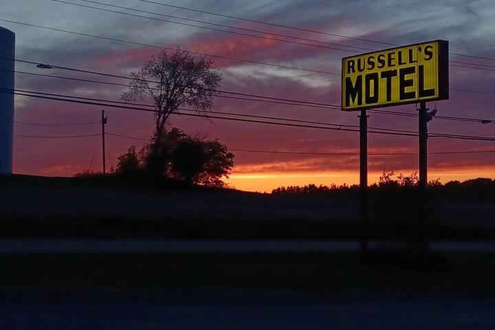 Russell's Motel