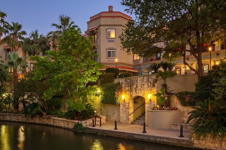 Hotel Indigo San Antonio-Riverwalk by IHG