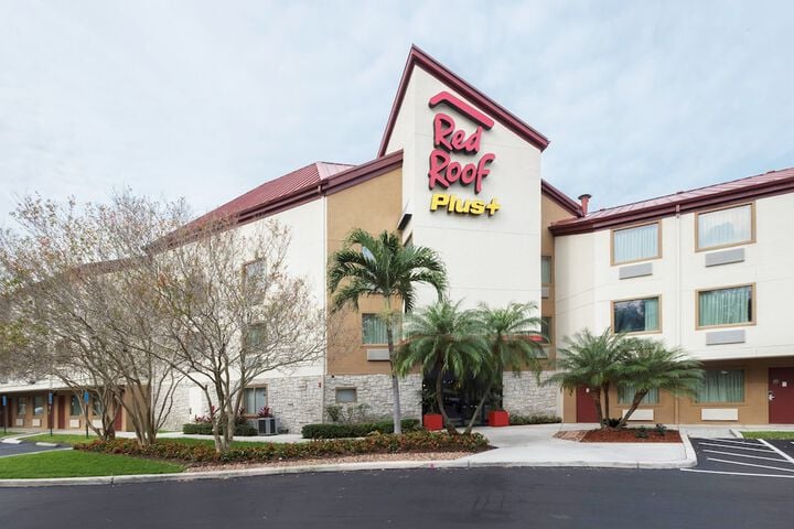 Red Roof PLUS+ West Palm Beach