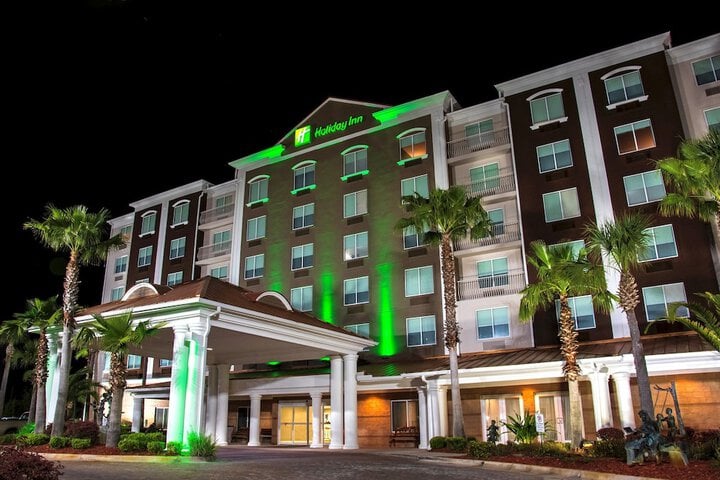 Holiday Inn & Suites Lake City, an IHG Hotel