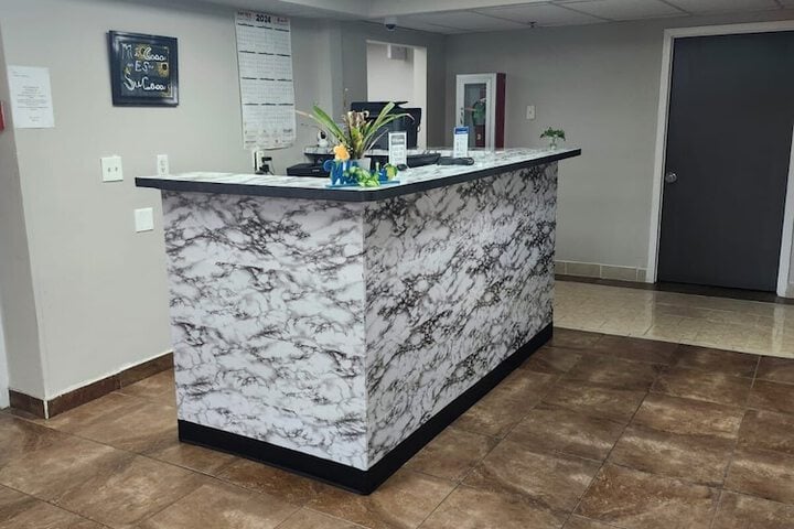 Airport Inn