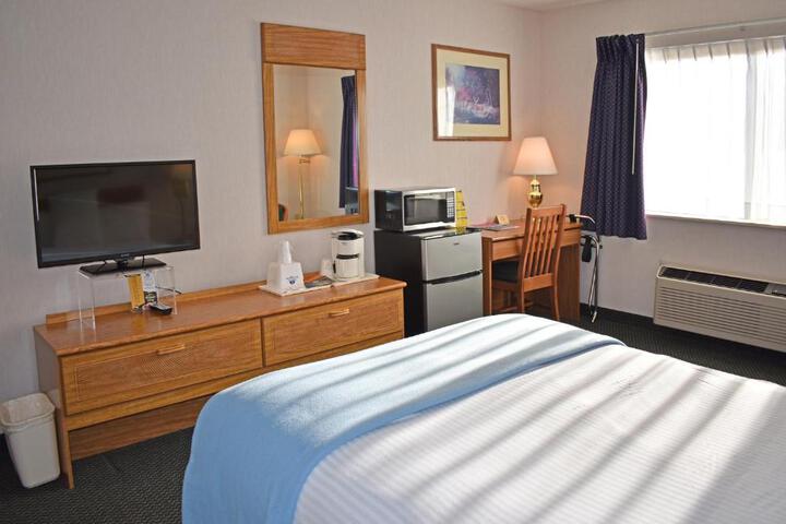Americas Best Value Inn Tahquamenon Country