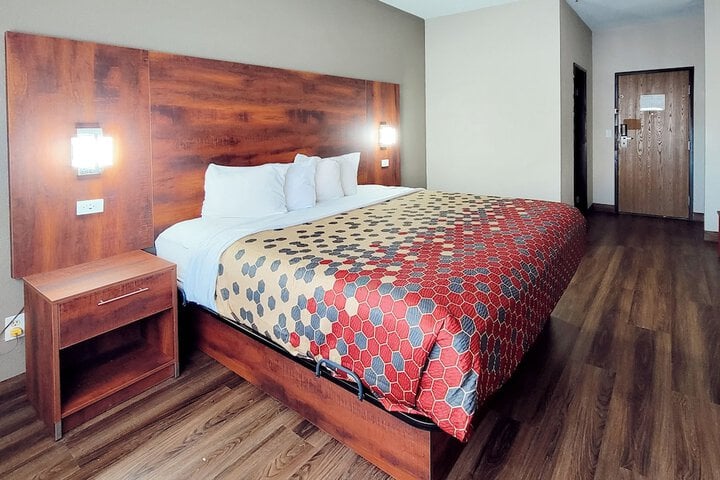 Econo Lodge Fargo - West Acres