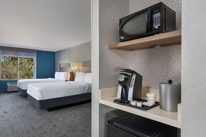 Holiday Inn Express & Suites Fresno (River Park) Hwy 41, an IHG Hotel