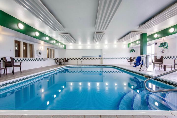 Comfort Suites Rochester Henrietta University Area