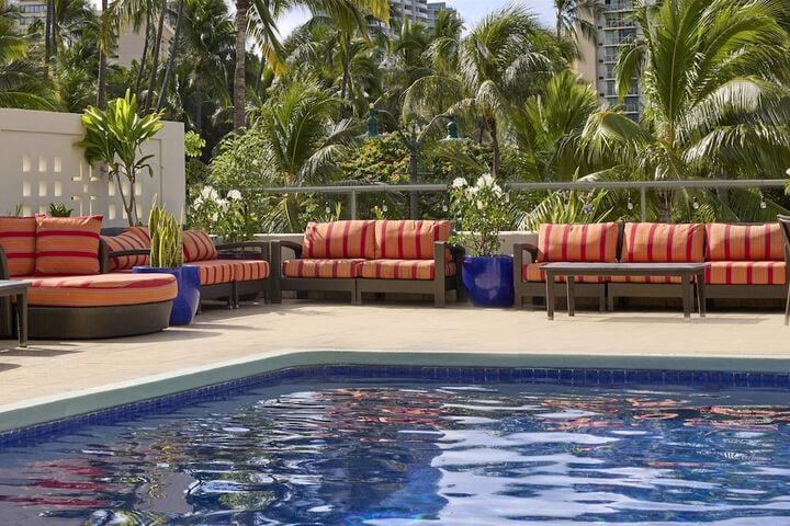 DoubleTree by Hilton Alana - Waikiki Beach