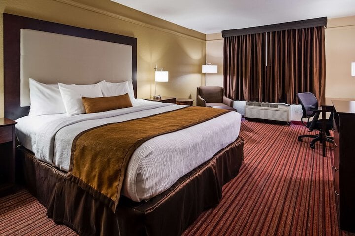 Best Western Plus Strawberry Inn & Suites