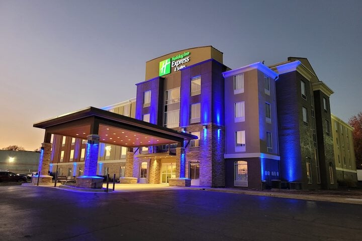 Holiday Inn Express & Suites Starkville by IHG