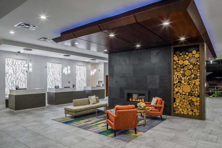 DoubleTree by Hilton Hotel Rochester