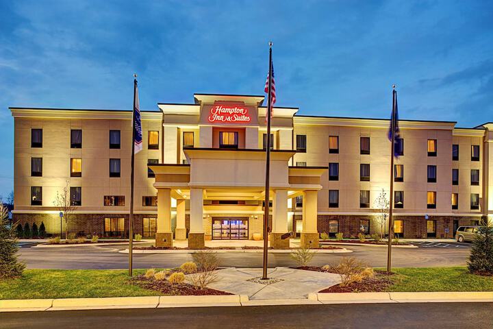 Hampton Inn & Suites Lansing West