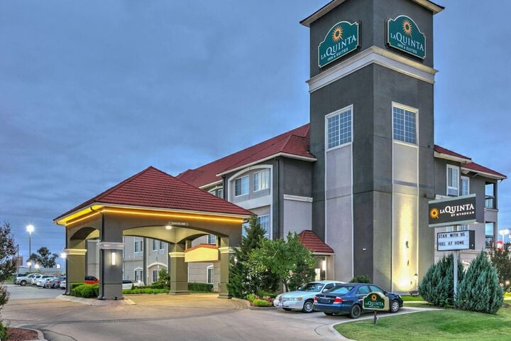 La Quinta Inn & Suites by Wyndham Tulsa Airpt / Expo Square
