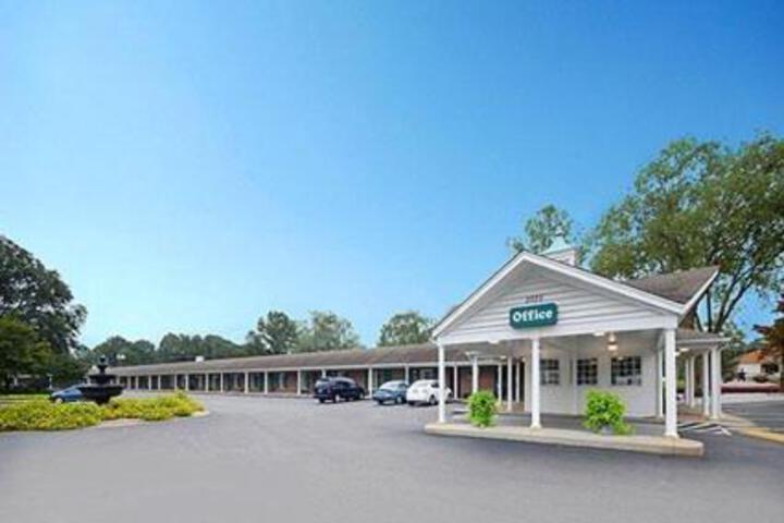 Ambassador Inn