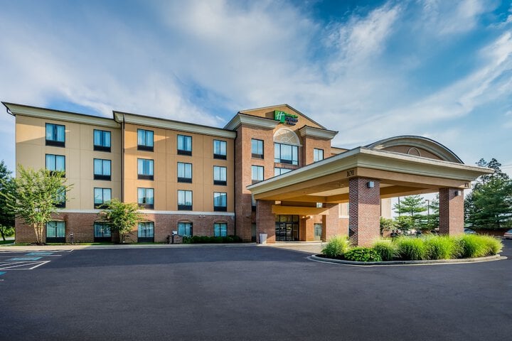 Holiday Inn Express & Suites North East, an IHG Hotel