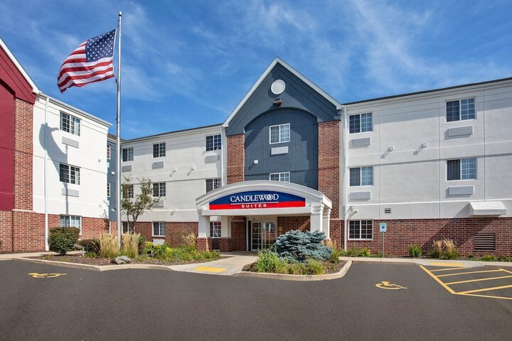 Candlewood Suites Kenosha, an IHG Hotel