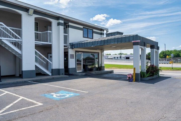 Budgetel Inn & Suites Downtown Augusta GA