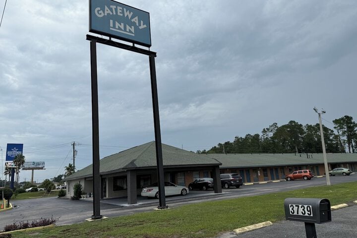 Gateway Inn
