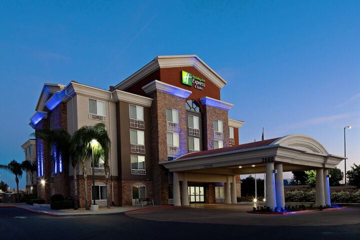 Holiday Inn Express & Suites Fresno South by IHG