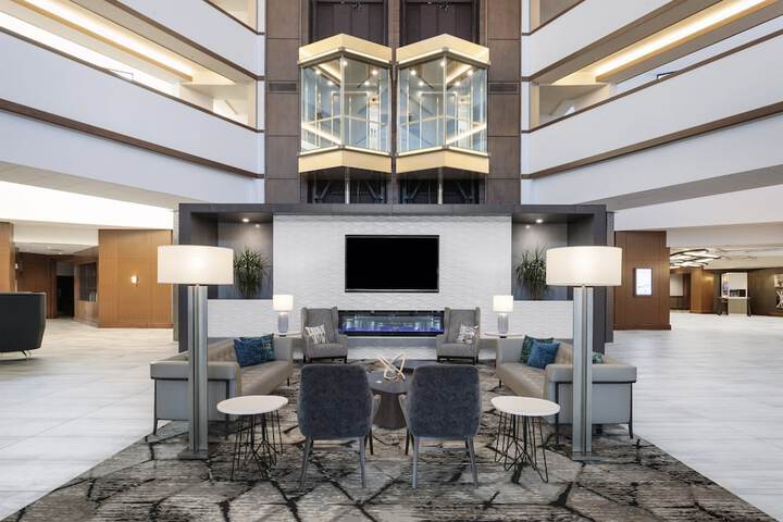 Crowne Plaza Lansing West, an IHG Hotel