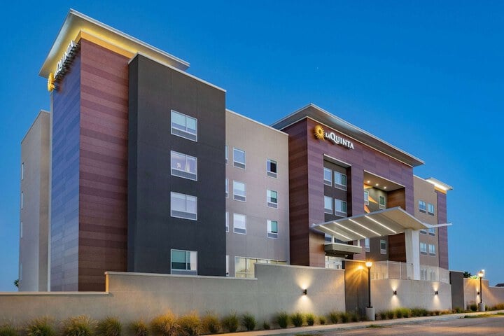 La Quinta Inn & Suites by Wyndham Galveston Island North