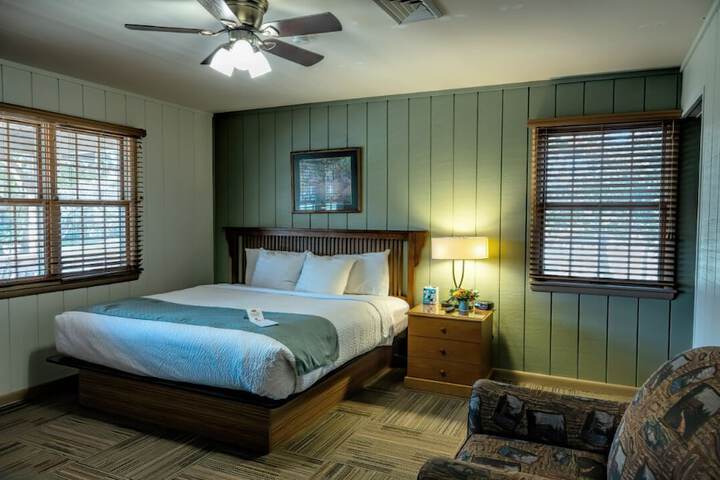 POSTOAK Lodge & Retreat