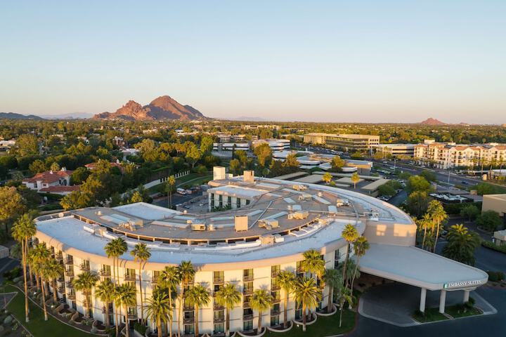Embassy Suites by Hilton Phoenix Biltmore