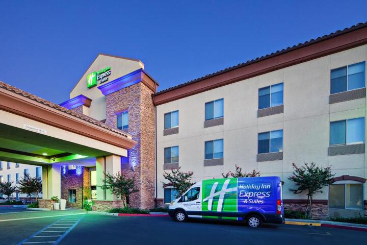 Holiday Inn Express & Suites Clovis-Fresno Area, an IHG Hotel