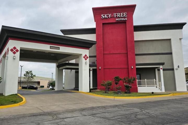 Ramada by Wyndham Tulsa
