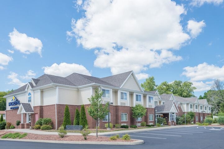 Microtel Inn & Suites by Wyndham Chili/Rochester Airport