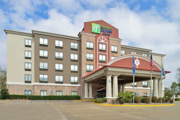 Holiday Inn Express & Suites la Place, an IHG Hotel