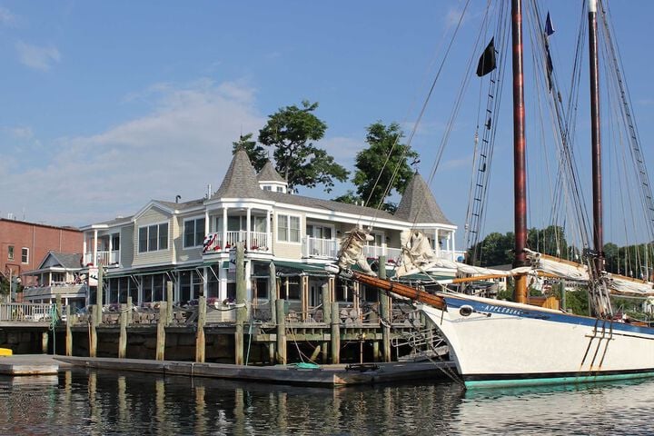 Grand Harbor Inn