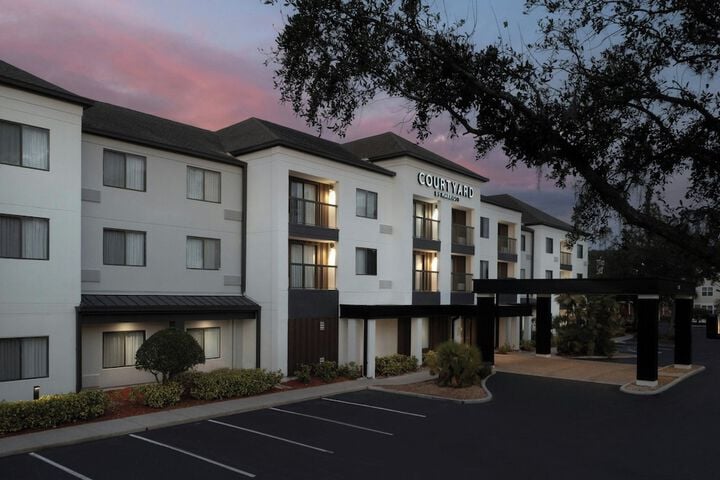 Courtyard Lakeland