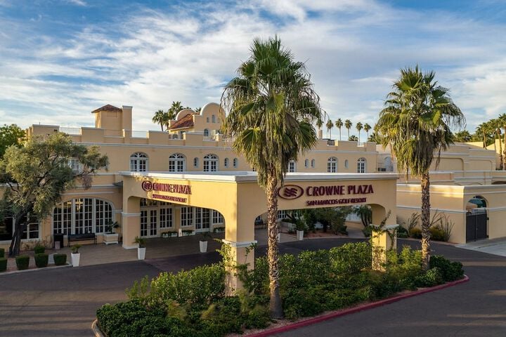 Crowne Plaza Resort Phoenix - Chandler Golf Resort by IHG