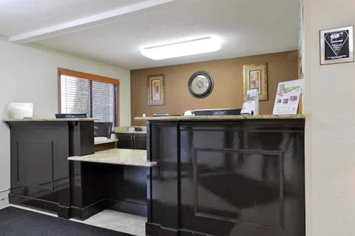 Americas Best Value Inn & Suites Bismarck