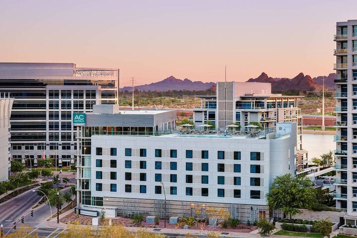 AC Hotel by Marriott Phoenix Tempe/Downtown