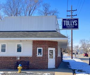 Tollys Bar and Grill