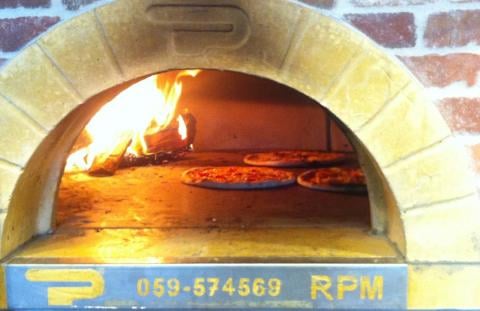 Passione Wood Oven Pizza & Wings