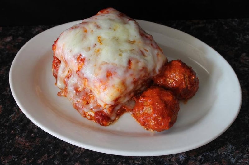 Mama Guzzardi's Italian Restaurant