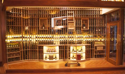 Eddie Merlot's