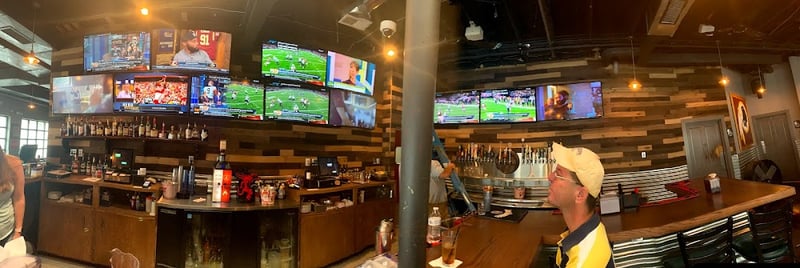 Buffalo Mo's Tap & Grill