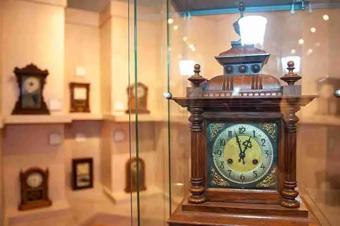 Cullis and Gladys Wade Clock Museum