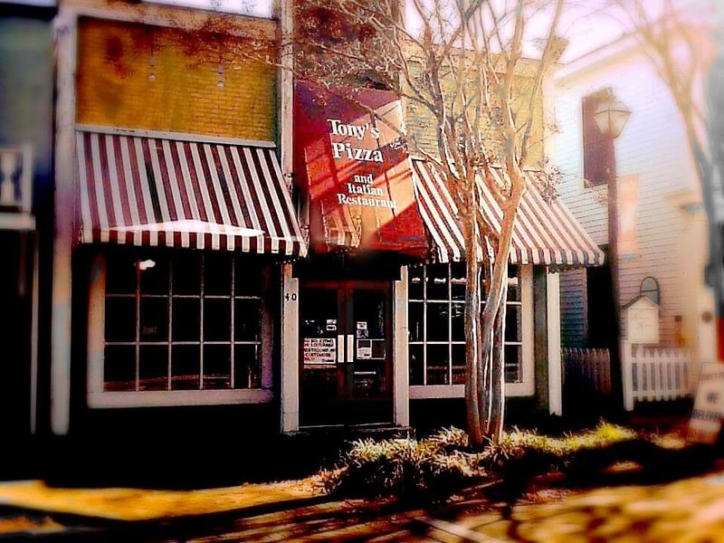 Tony's Pizza & Italian Restaurant
