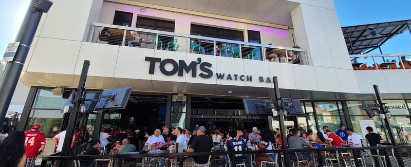 Tom's Watch Bar