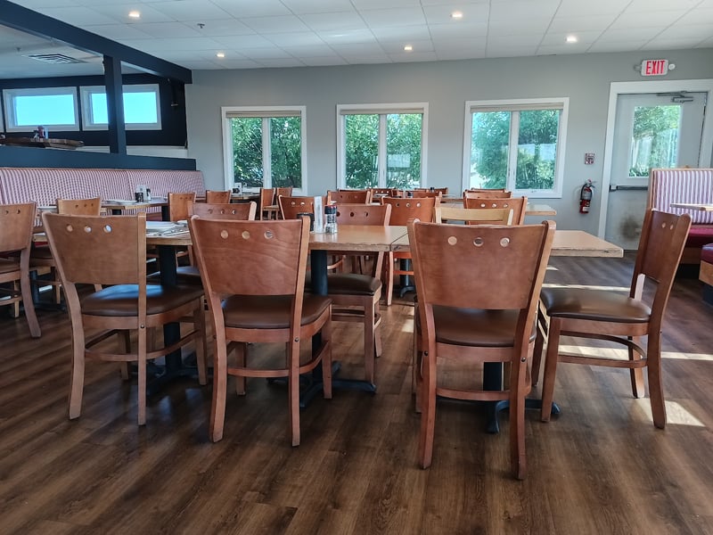 Pilot House Restaurant and Lounge