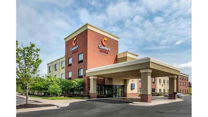 Comfort Suites Speedway - Kansas City