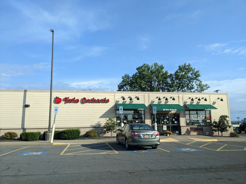 Twin Orchards Farms
