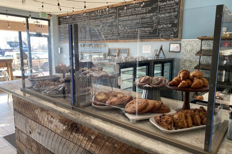 Meringue Cake Studio