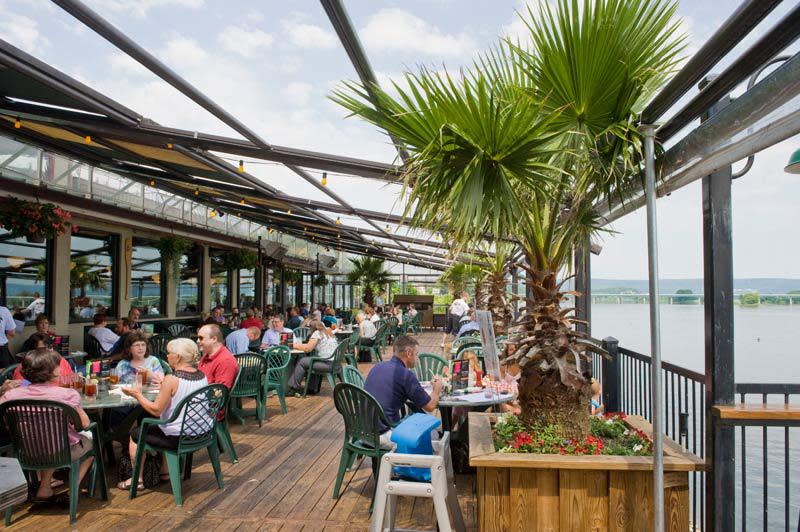 Duke's Riverside Bar & Grille
